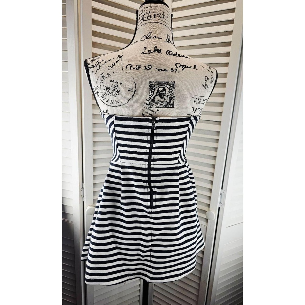 CHARLOTTE RUSSE Dark Blue and White Chevron Mini Dress Womens Size Medium - Picture 3 of 5